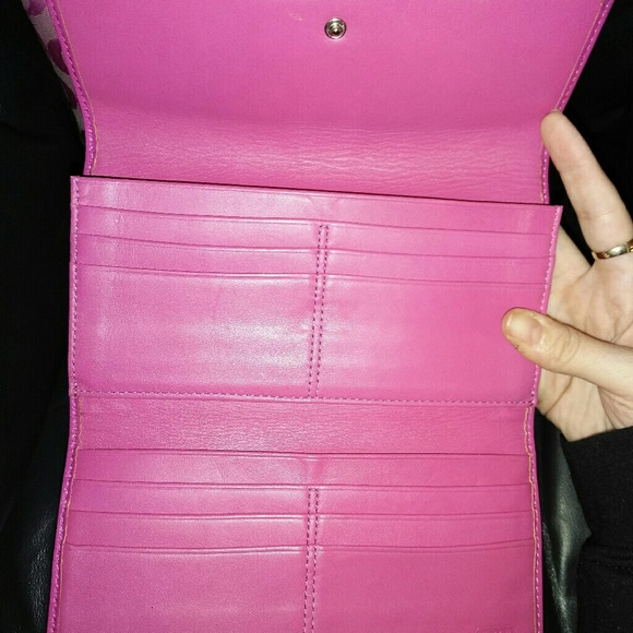 SOLD!!! 4 piece Coach bundle LOOK!! - Picture 4 of 7